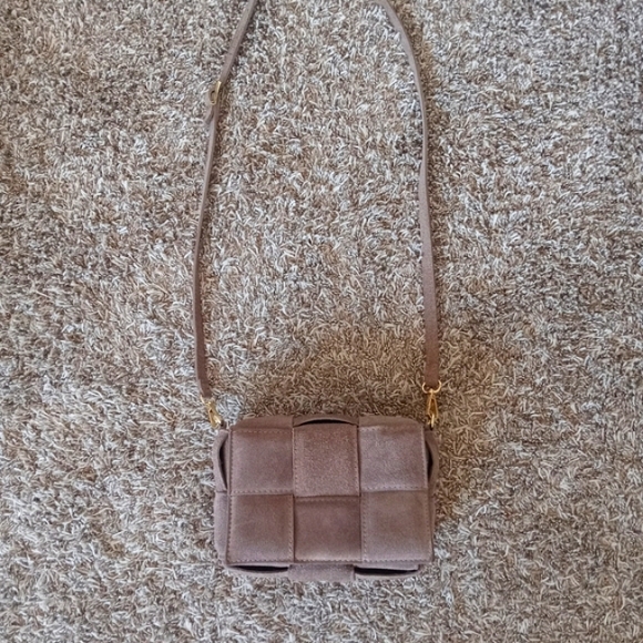 Gorgeous Italian Leather Beige Woven Crossbody Bag Excellent Condition - Picture 2 of 11